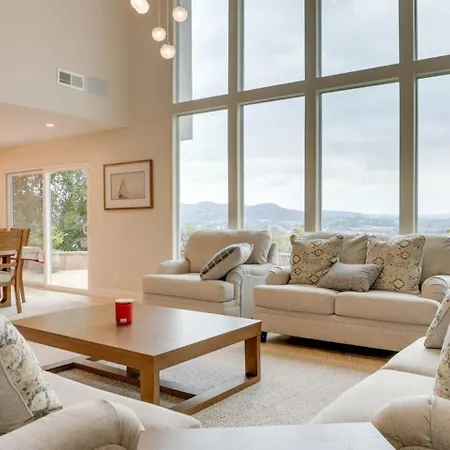 508 Massive 4 Bedroom With Perfect Views